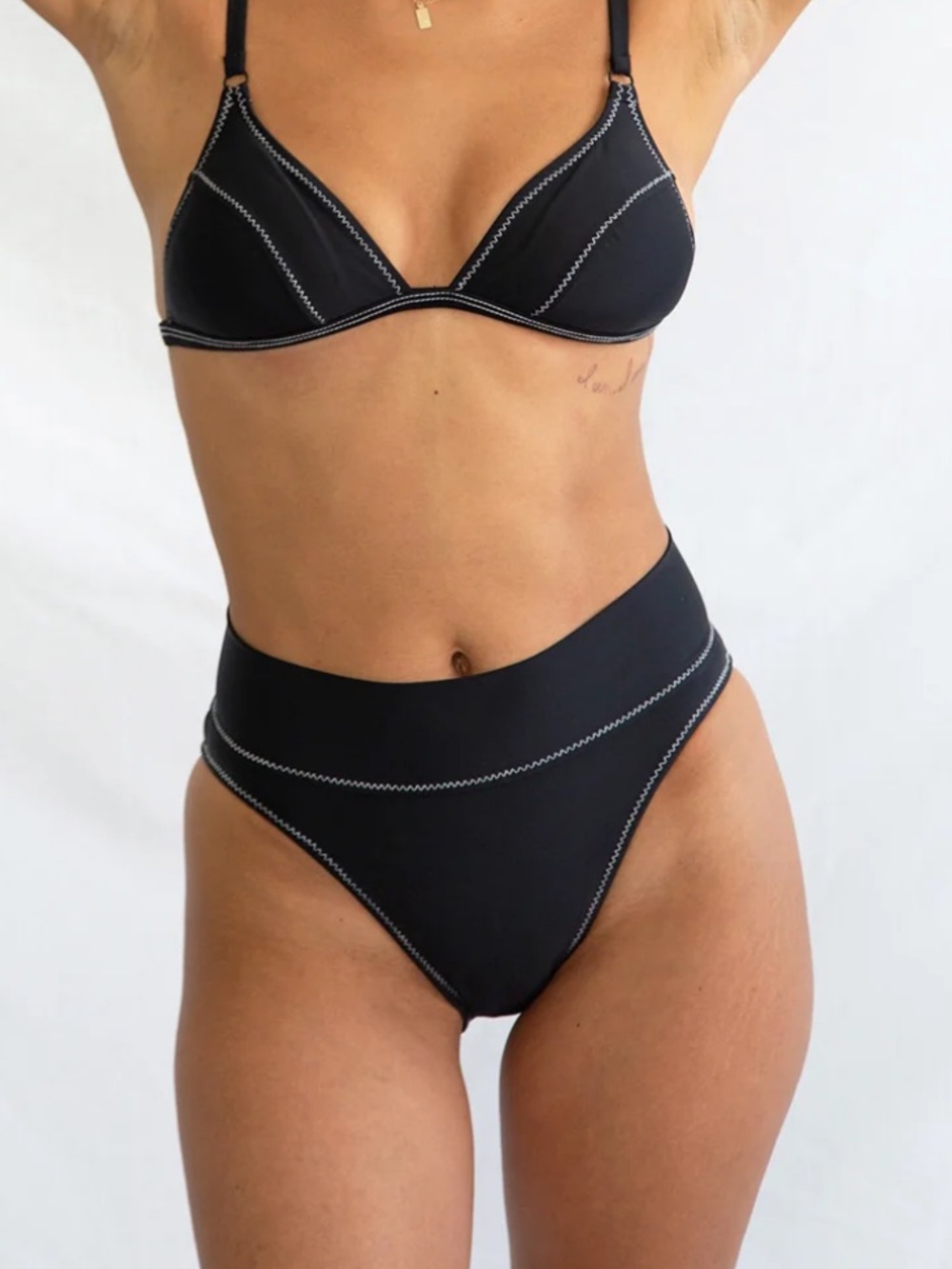 Galamaar high kick brief in noir zig